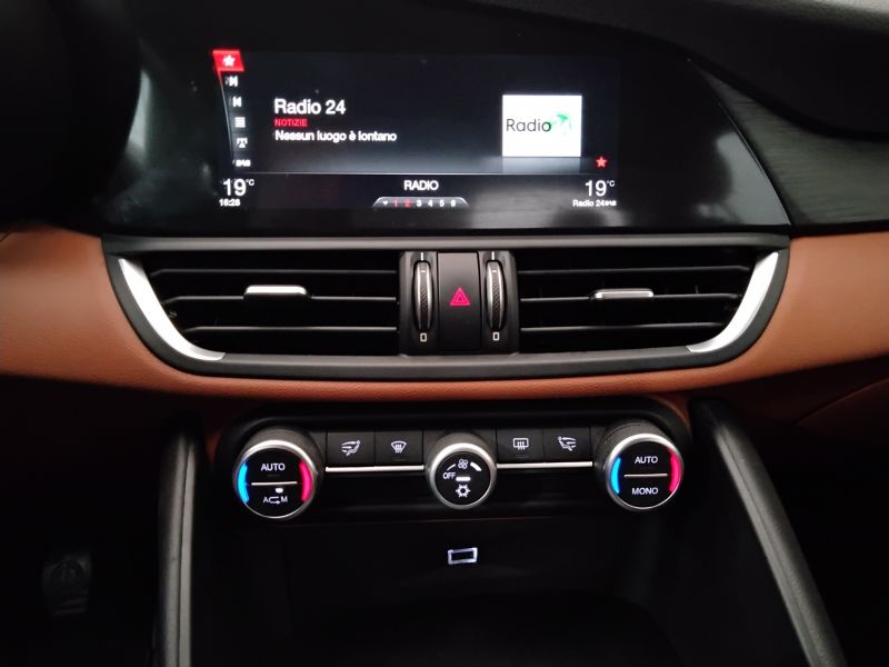 GuidiCar - ALFA ROMEO Giulia 2016 Giulia 2.2 t Super 180cv Usato